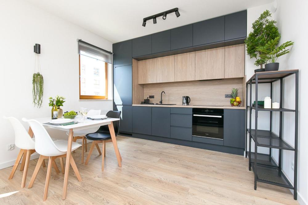 グダニスクApartament Black Zajezdnia Wrzeszczアパートメント エクステリア 写真